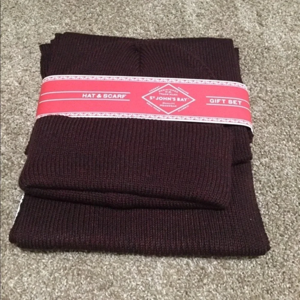 🆕St John’s Bay Hat and Scarf set men’s  grey or burgundy - Picture 2 of 3